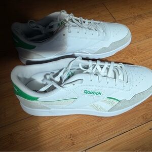 NWT- Reebok White Sneakers, Green Heel Accent. Ortholite inserts, memory tech